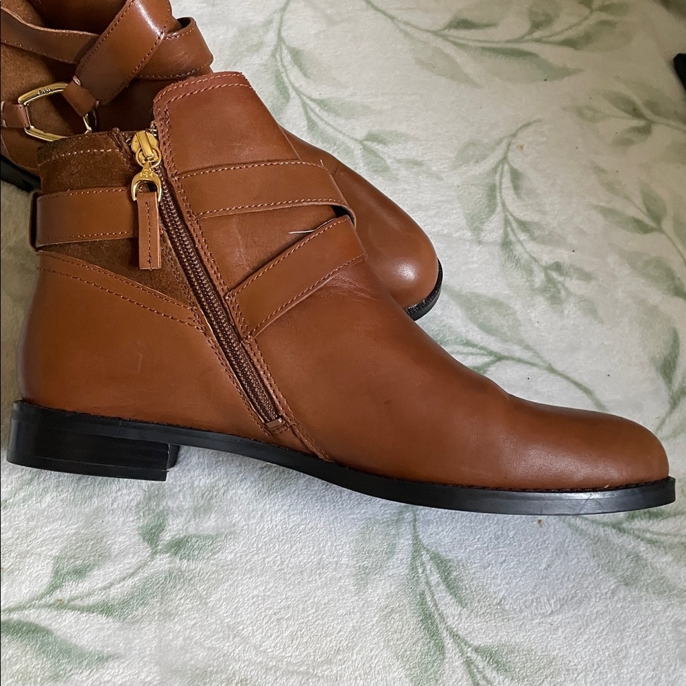Ralph Lauren Hermione Booties NIB 5.5  Saddle Tan - Picture 2 of 6
